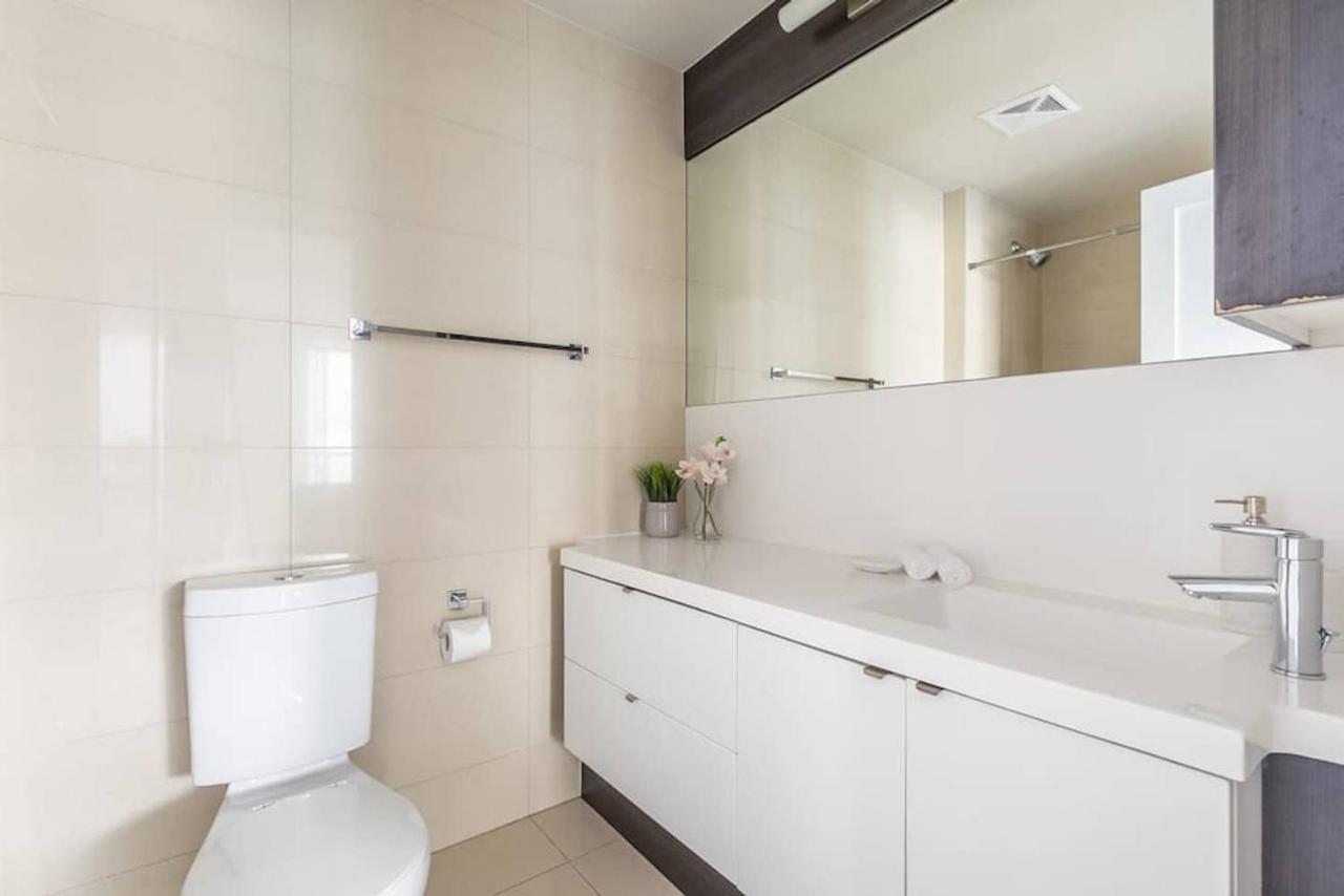 Villa Stunning Views Of Downtown - Luxury High Rise With King Bed! Toronto Exterior foto